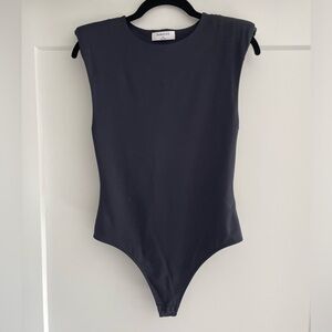 Aritzia Black Shoulder Padded Contour Bodysuit - M